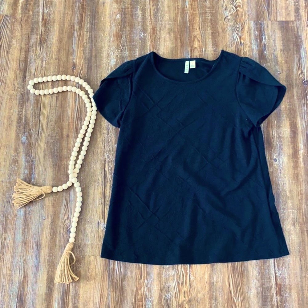 Black Elle Short-Sleeve: NWOT